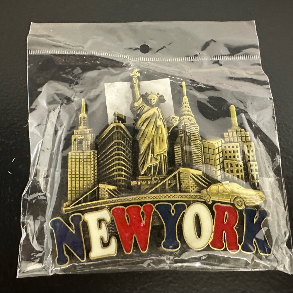 NEW YORK CITY SKYLINE MAGNET 3” - Picture 2 of 4
